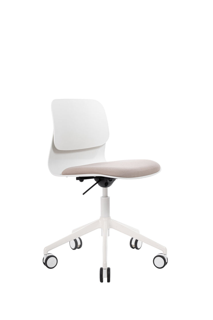 Second-hand design chair